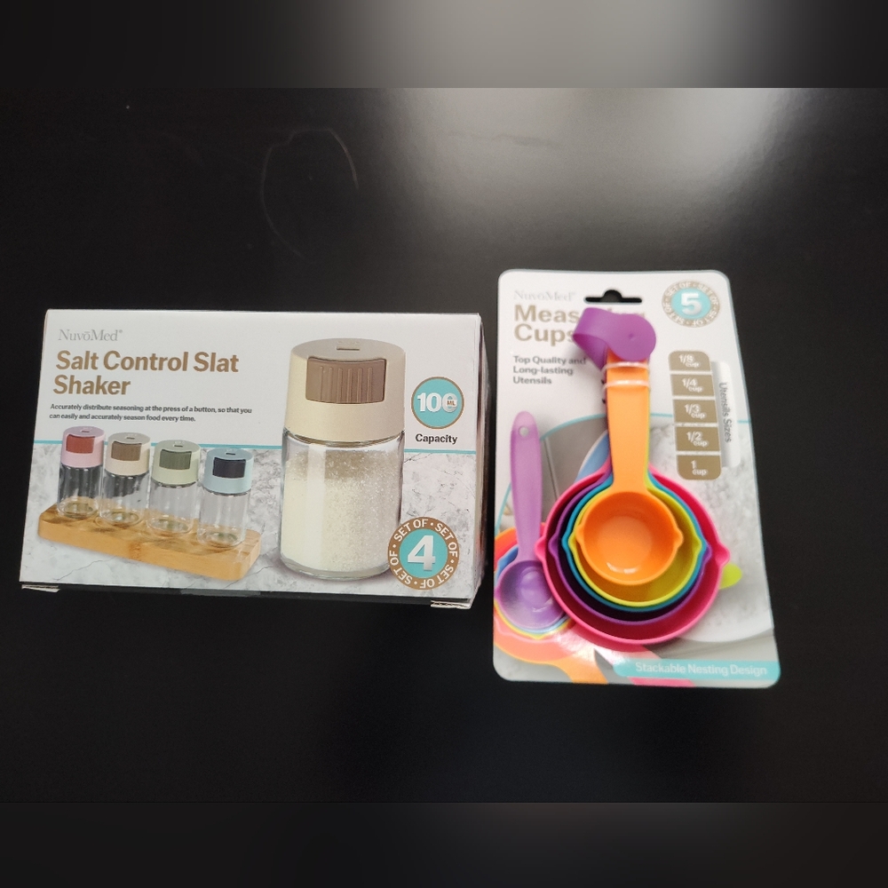 Spice shaker and measuring cups